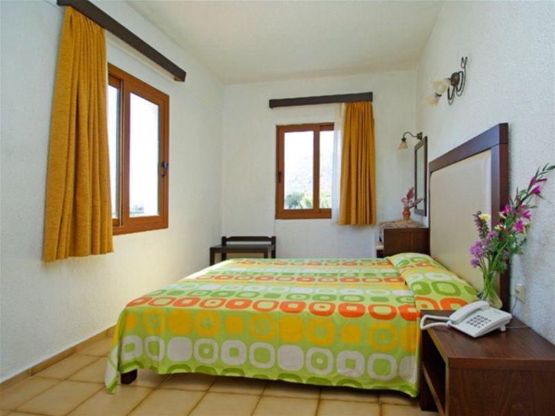 South Coast Hotel Макригиалос Экстерьер фото